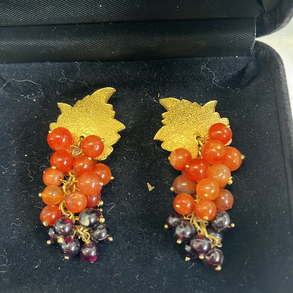Macy's Gold and Red Cluster Brooch Set earrings and a brooch pin - Picture 4 of 7